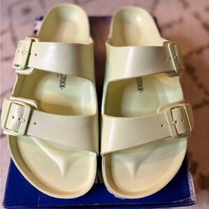NIB Birkenstock Arizona Eva in Faded Lime Size 43